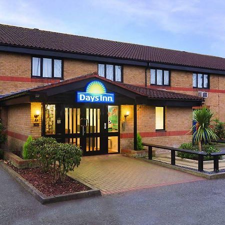 Days Inn By Wyndham London Stansted Airport Birchanger Exterior foto