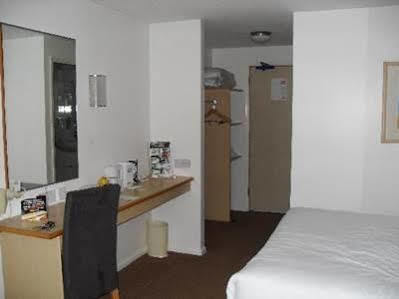 Days Inn By Wyndham London Stansted Airport Birchanger Exterior foto