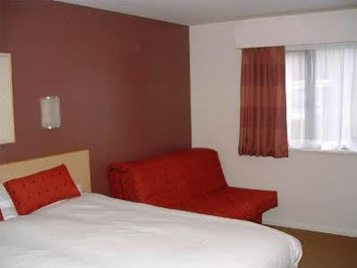 Days Inn By Wyndham London Stansted Airport Birchanger Exterior foto
