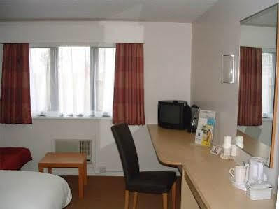 Days Inn By Wyndham London Stansted Airport Birchanger Exterior foto